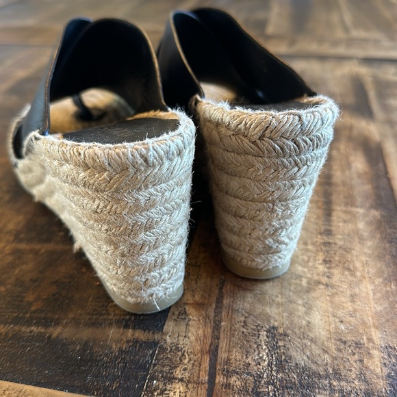 VINCE Black Leather Crossover Toe Strap Espadrilles - Picture 6 of 12